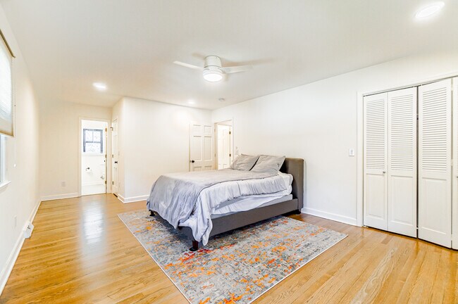 Main Bedroom - 5321 Providence Rd