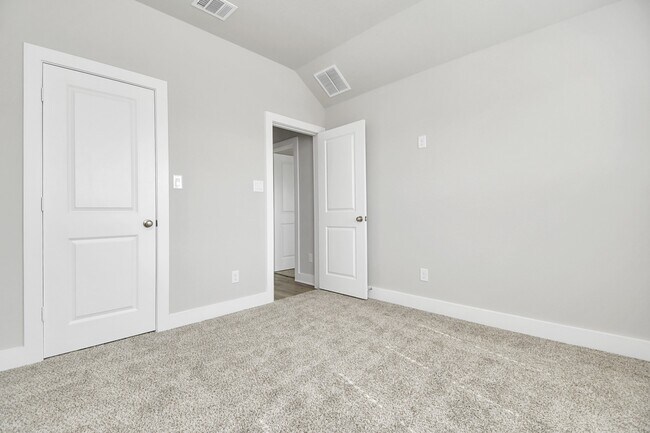 Building Photo - 21034 Shore Oak Dr