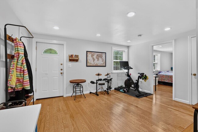Building Photo - 4725 Springbrook Dr