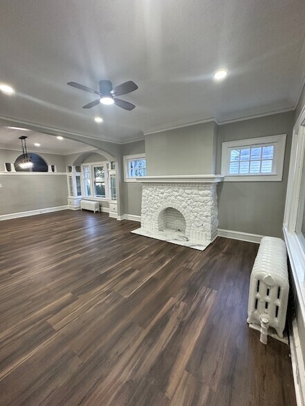 Building Photo - 3083 E Derbyshire Rd