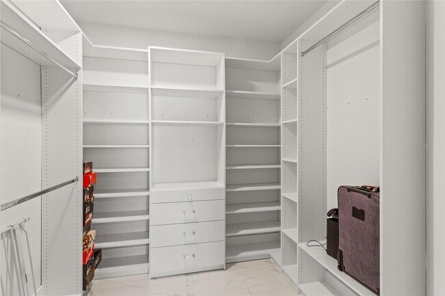 Building Photo - 221 SW 159th Way