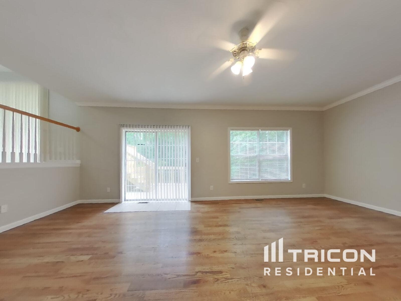 Building Photo - 3698 Autumn View Dr