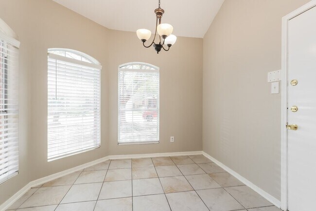 Building Photo - 12131 English Brook Cir