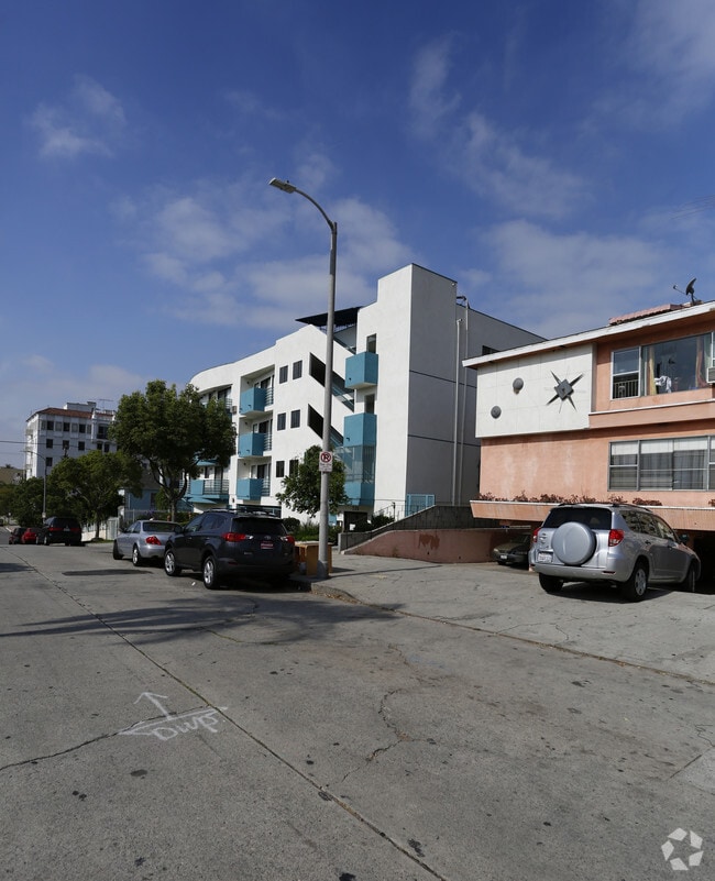 Exterior Photo - 735 S Gramercy Dr