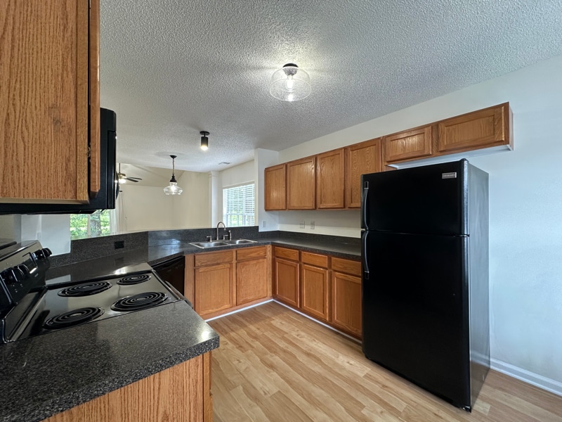 Building Photo - 7352 Suncatcher Dr