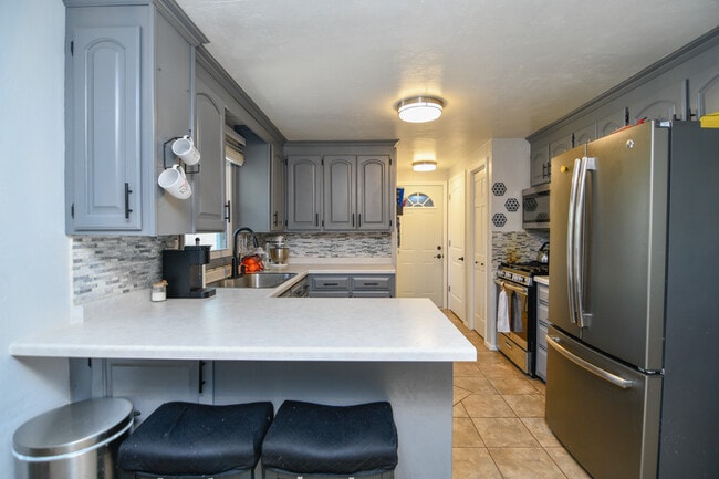 Building Photo - 981 Hillcrest Heights