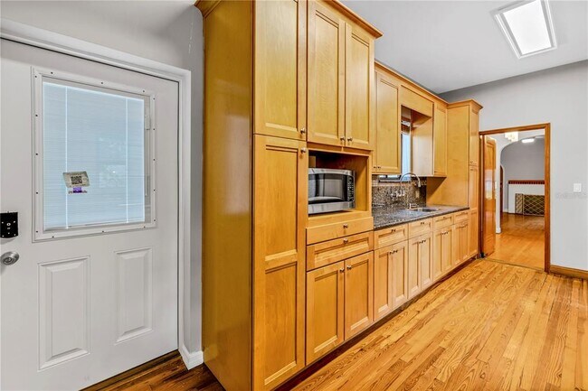 Building Photo - 6421 6th Ave N