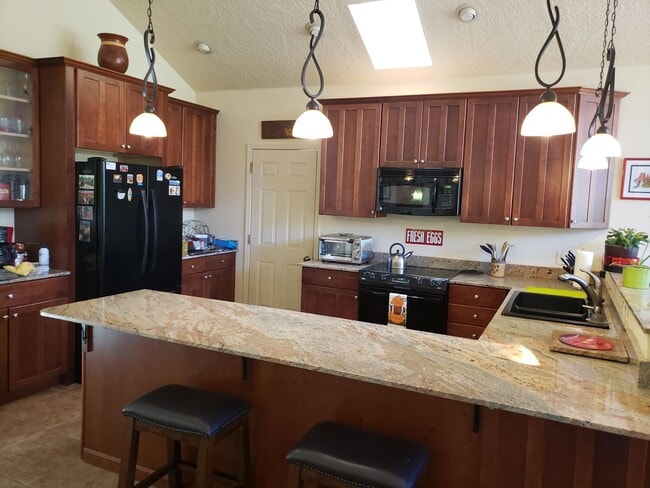 Building Photo - Gorgeous Views and a backyard oasis at this Fully Furnished Beauty!