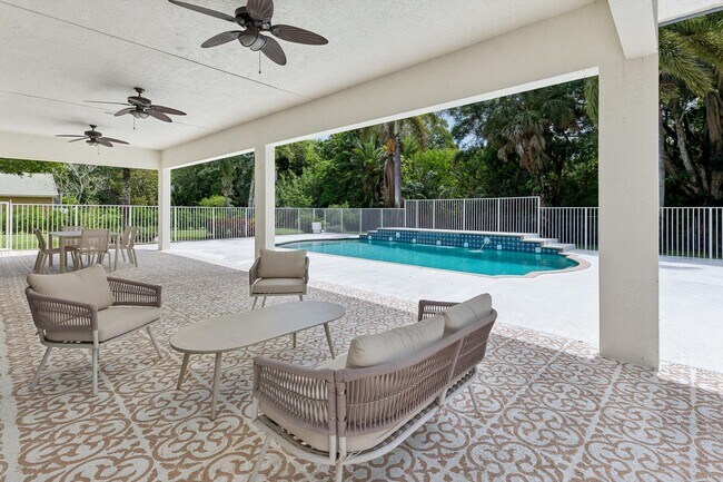 Building Photo - 8717 Estate Dr