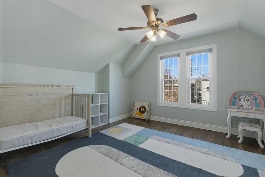 Building Photo - 1828 W Berenice Ave