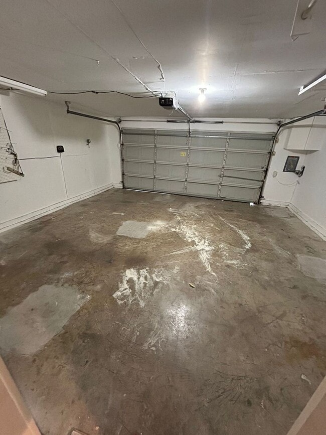 Building Photo - 1801 Haymeadow