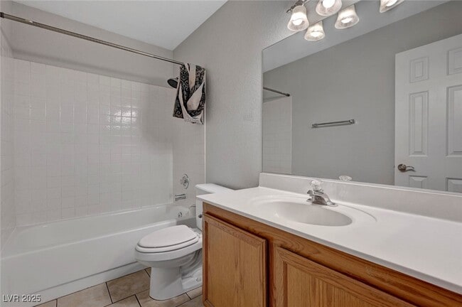 Building Photo - 913 Falconhead Ln