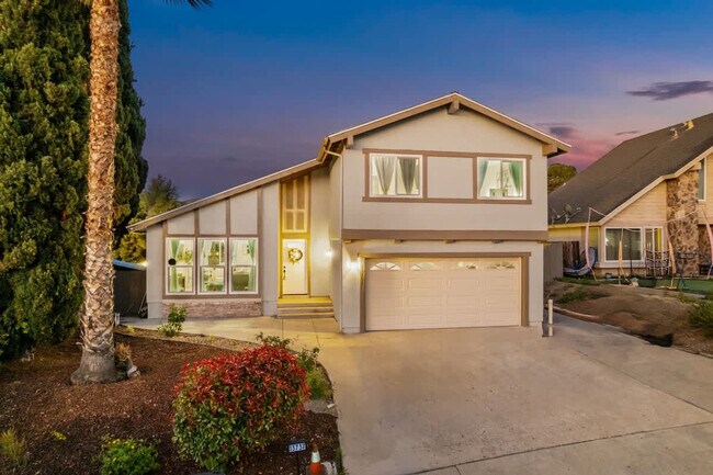 Building Photo - 13737 Via Tres Vistas