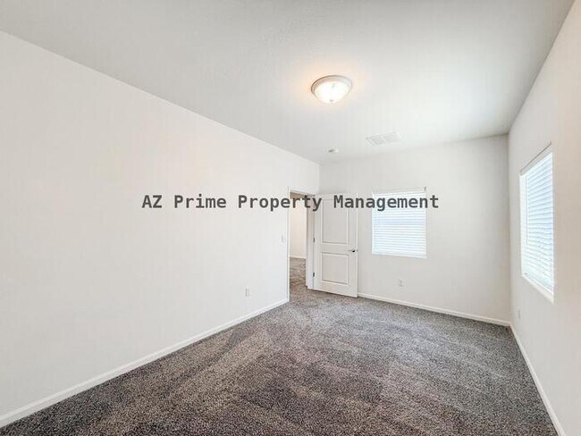 Building Photo - 1741 W Pollack St