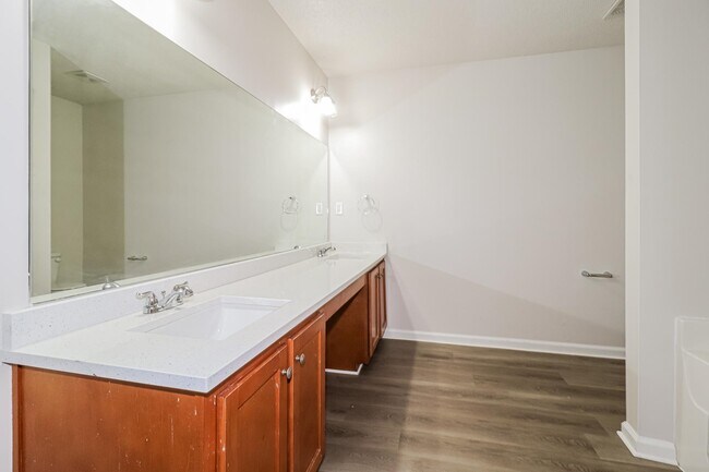 Building Photo - 10071 Branley Oak Dr