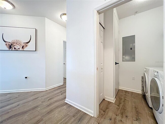 Building Photo - 2315 Upper Park Rd