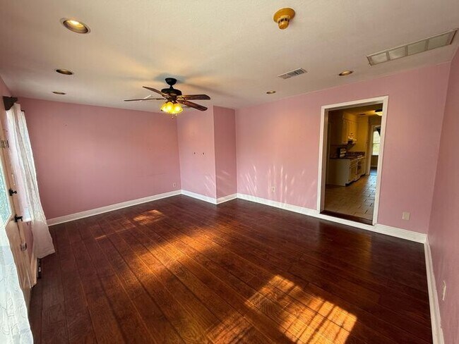 Building Photo - Pensacola - South Gulf Manor - 3 bedroom, ...