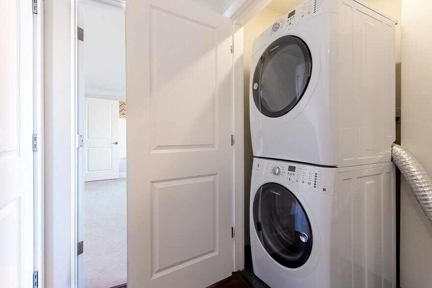 Building Photo - 1501 Commonwealth Ave