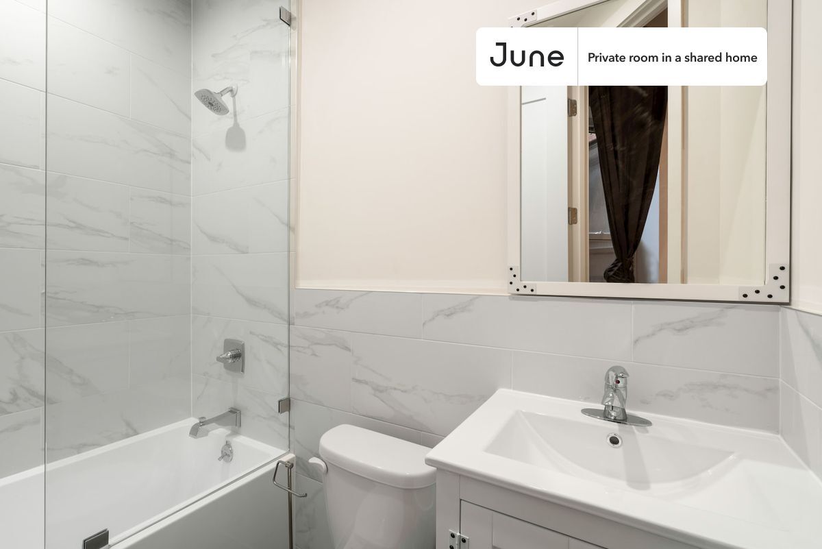 Building Photo - Room in Shared 4.0 bed/4.5 bath home