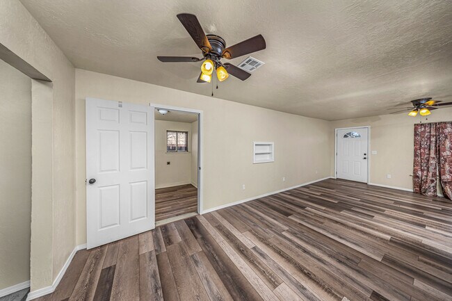 Building Photo - 1702 NW 45th St