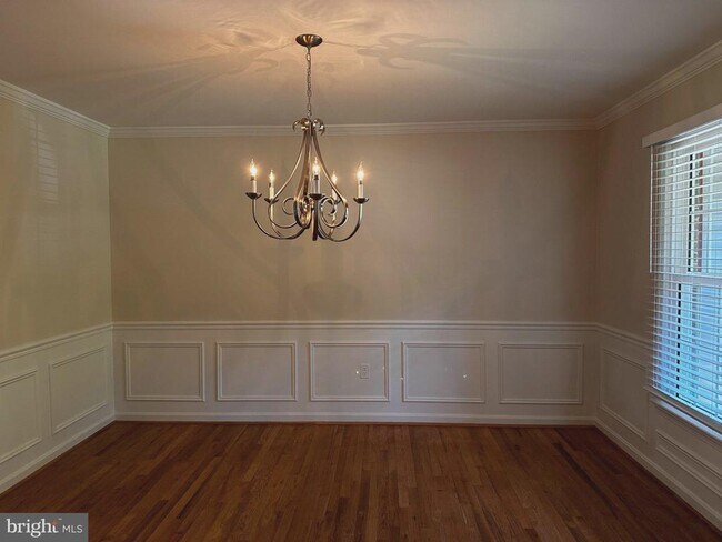 Building Photo - 9612 Whitecedar Ct