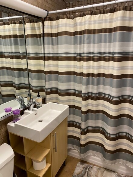 Building Photo - 400 E Randolph St