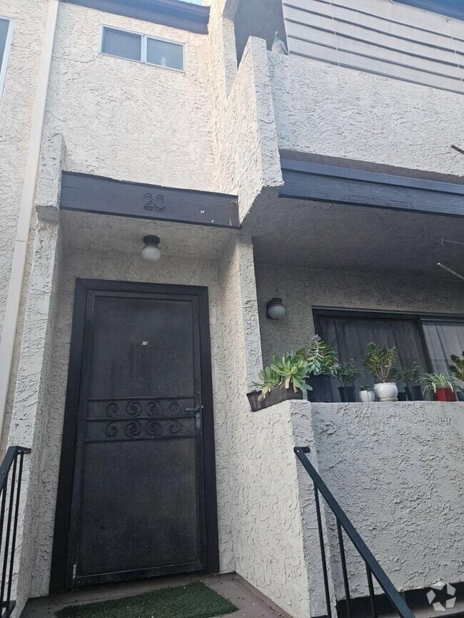 Building Photo - 8801 Cedros Ave