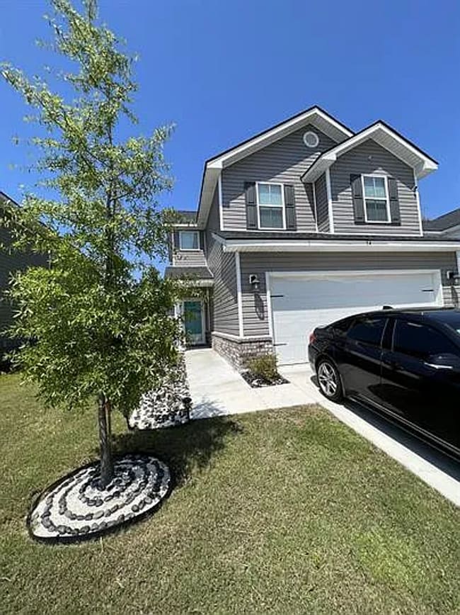 Primary Photo - FALL MOVE-IN SPECIAL: 50% OFF 1st MONTH'S ...