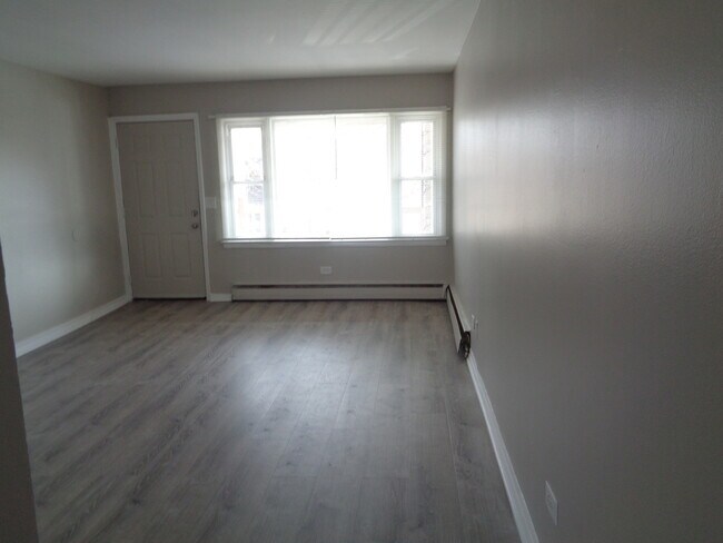 Building Photo - 1340 N Main St