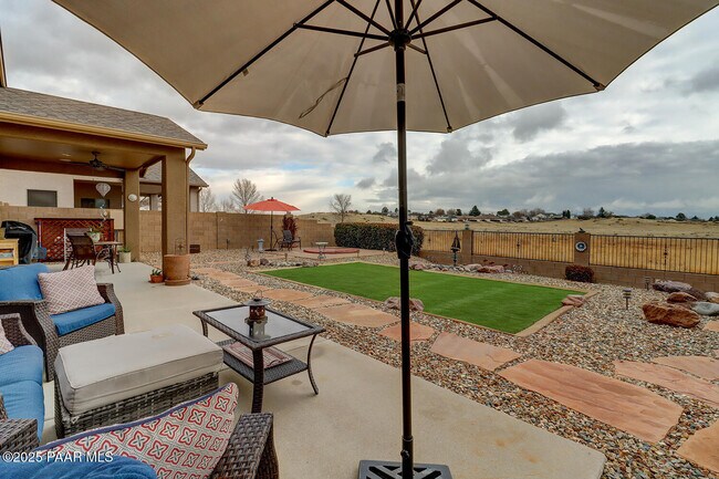 Building Photo - 5819 N Bronco Ln