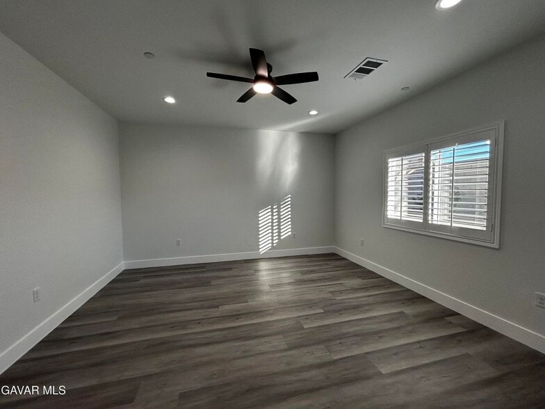 Building Photo - 3838 Balmont St