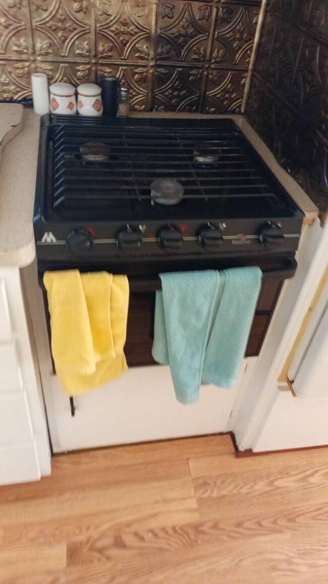Building Photo - 28513 S Palm Ct Dr
