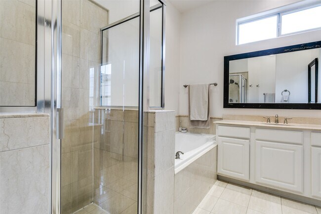 Building Photo - 5742 Kiam St