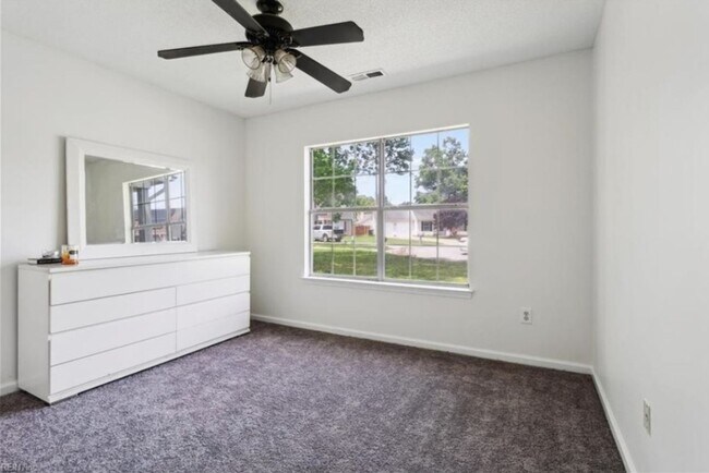 Building Photo - 1246 Woods Way