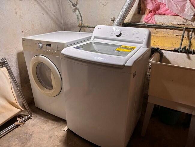 Building Photo - 7234 Hazel Ave