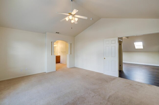 Building Photo - 8437 N Recreation Ave