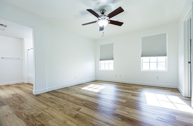 Building Photo - Beautiful two-story home