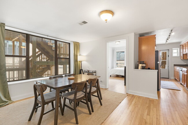 Building Photo - 2735 N Kimball Ave