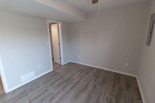 Building Photo - 1427 Greensboro Dr
