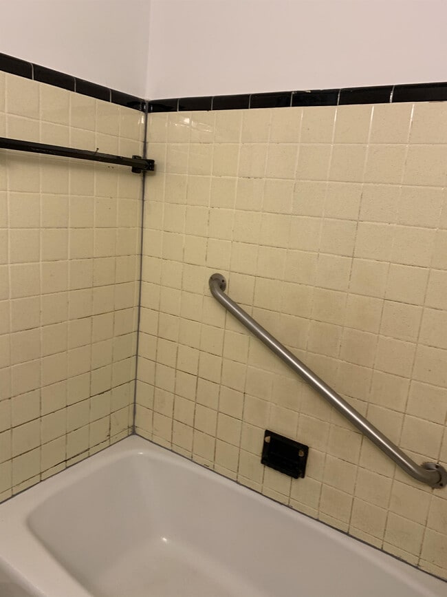 Building Photo - 2064 Mango Cir