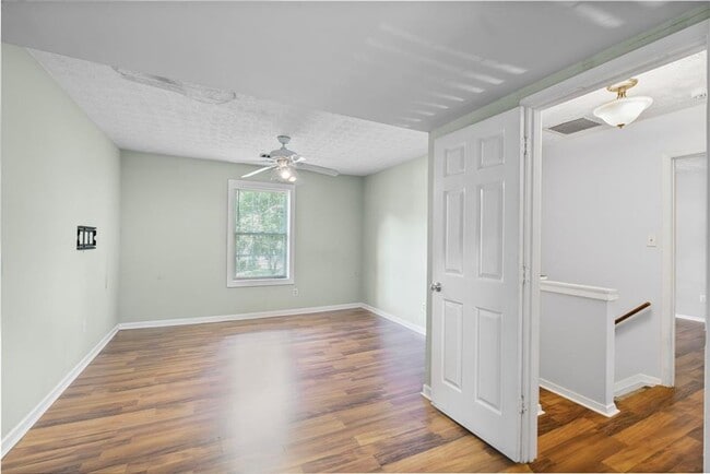 Building Photo - 10390 Rillridge Ct