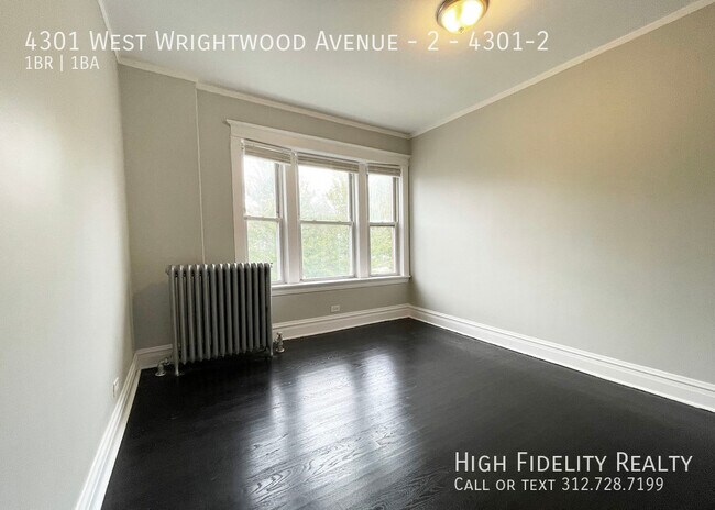 Building Photo - 4301 W Wrightwood Ave