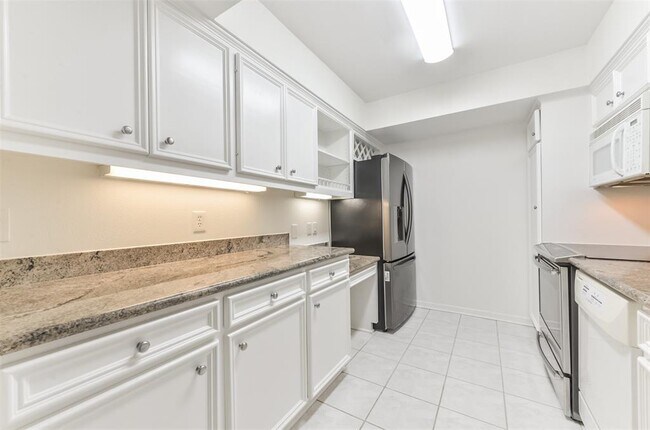 Building Photo - 14341 Misty Meadow Ln