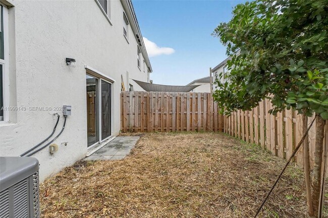 Building Photo - 2662 SE 10th St