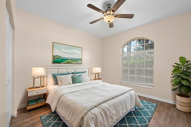 Building Photo - 6980 SE Twin Oaks Cir