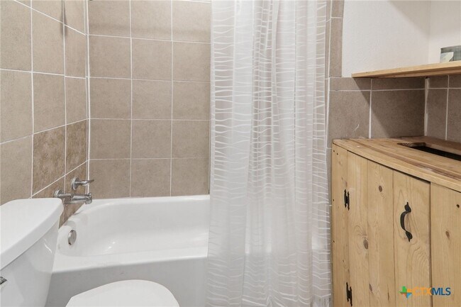 Building Photo - 1403 Little St