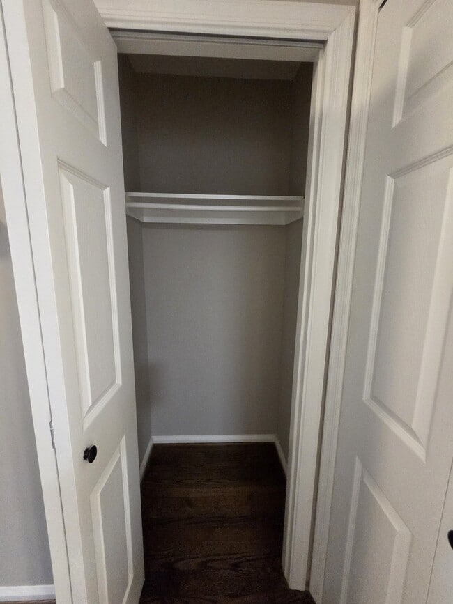 Building Photo - 611 Austin Ln