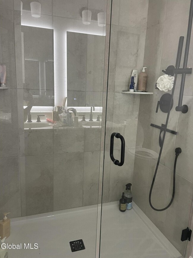 Building Photo - 2 Blair Ct