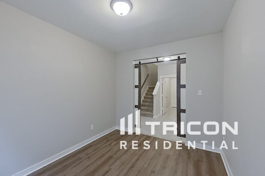 Building Photo - 1569 Ferguson Dr