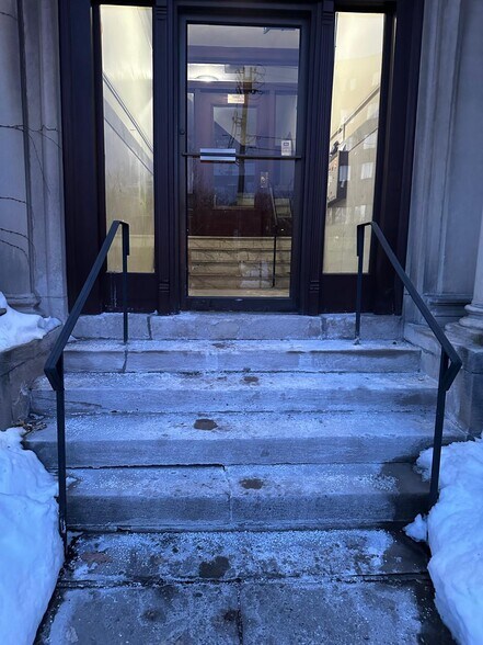 Building Photo - 1243 Beacon St